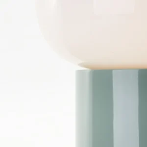 32787624-stolova-lampa-daeny-so-sklenenym-tienidlom-zelena.webp Stolová lampa Daeny so skleneným tienidlom, zelená